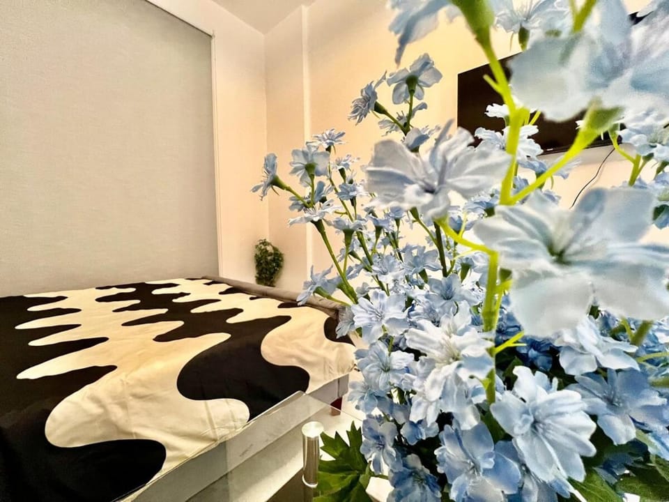 3 mins walk to ADCB metro Apartment in Dubai