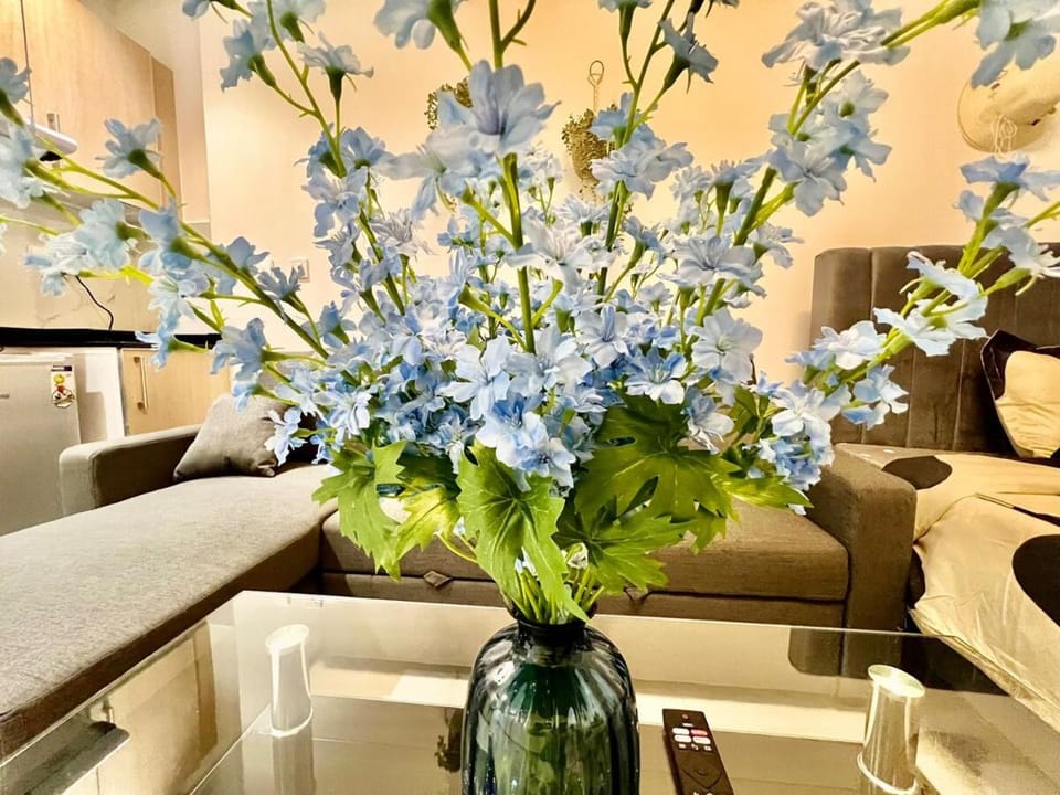 3 mins walk to ADCB metro Apartment in Dubai