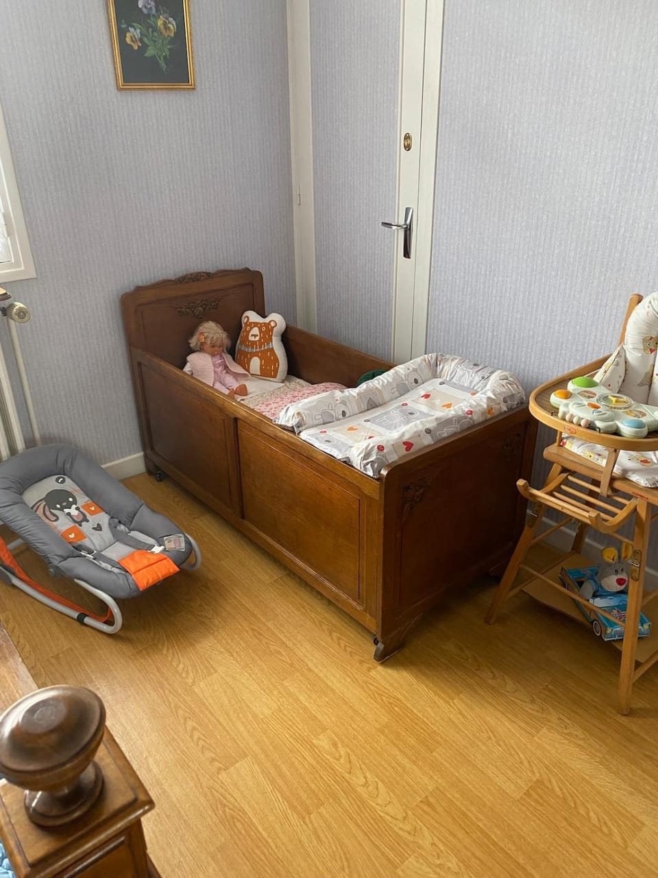 Bedroom, cot