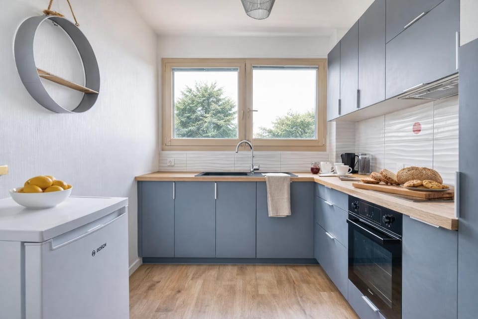 Le 8e Art - appartement 8 personnes, 4 chambres, idéal groupes, parking, wifi Apartment in Angers