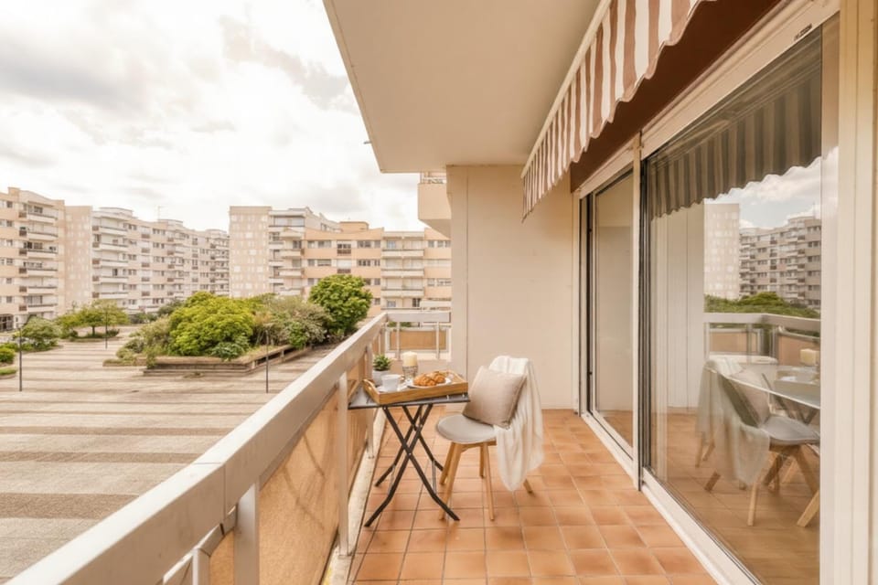 Le 8e Art - appartement 8 personnes, 4 chambres, idéal groupes, parking, wifi Apartment in Angers