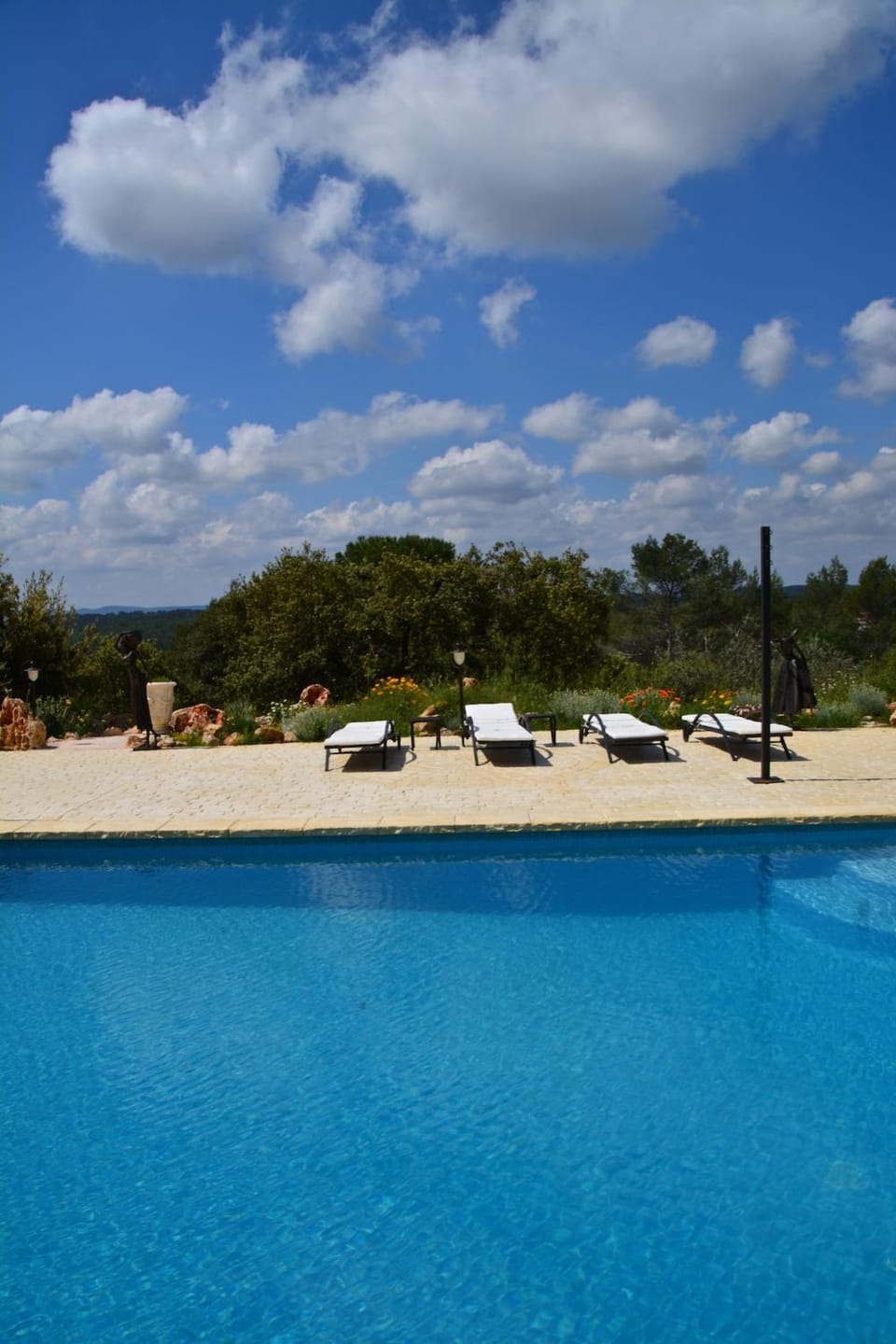 Swimming pool, sunbed