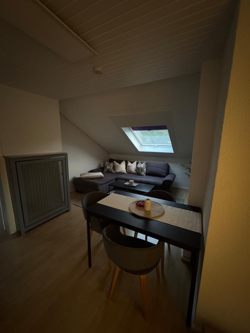 Living room, Seating area, Food