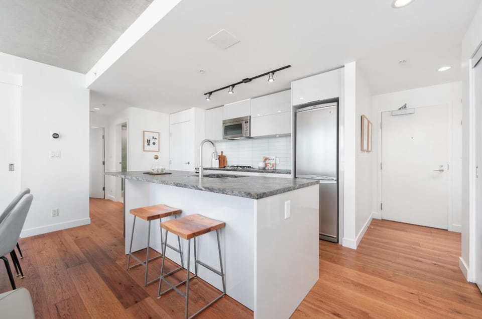 Modern Downtown Stay! Apartment in Vancouver