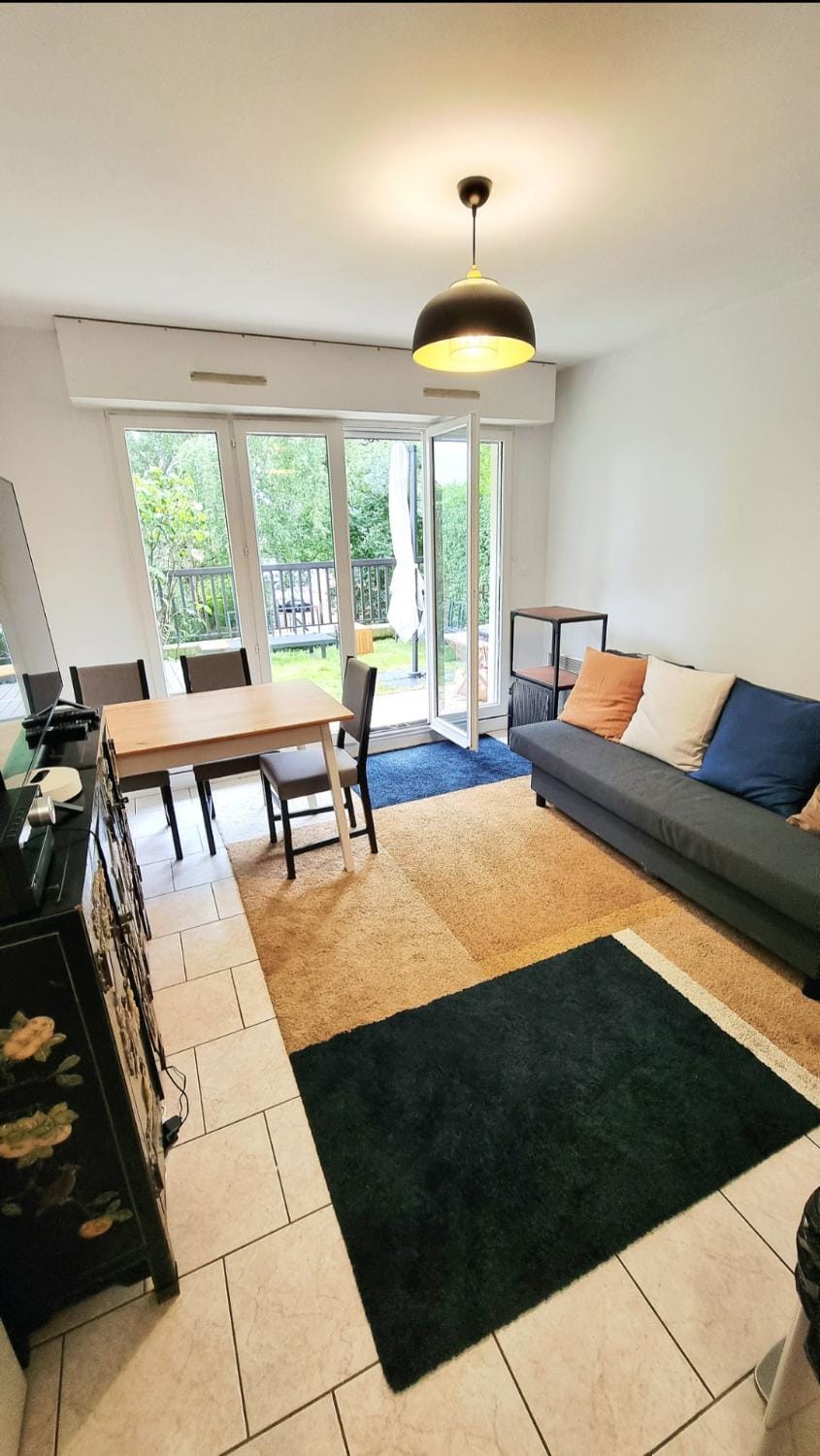 Living room, Seating area, Dining area