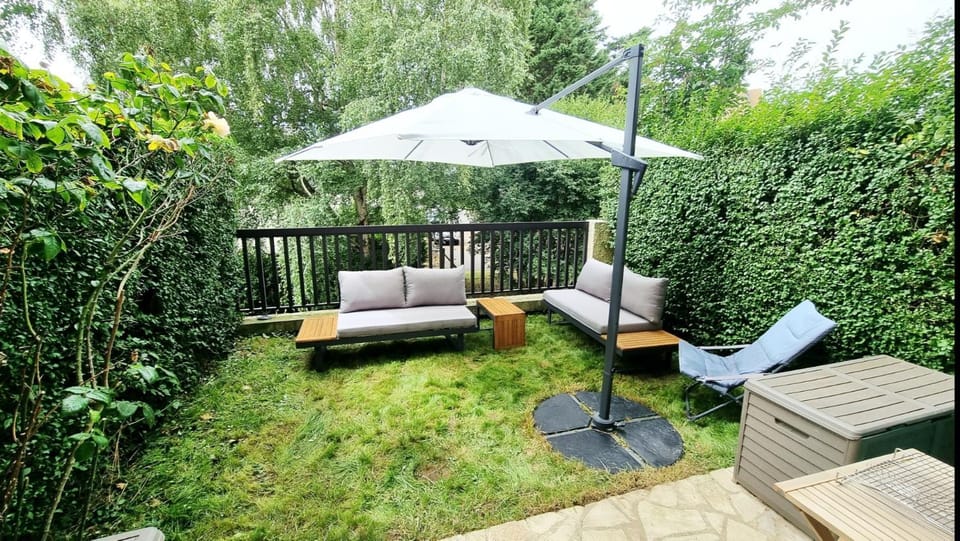 Patio, sunbed