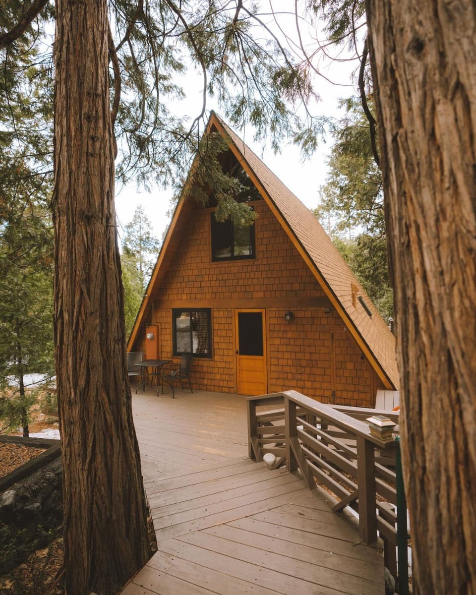 Idyllcove Fenced Mid-Century A-Frame House in Idyllwild-Pine Cove