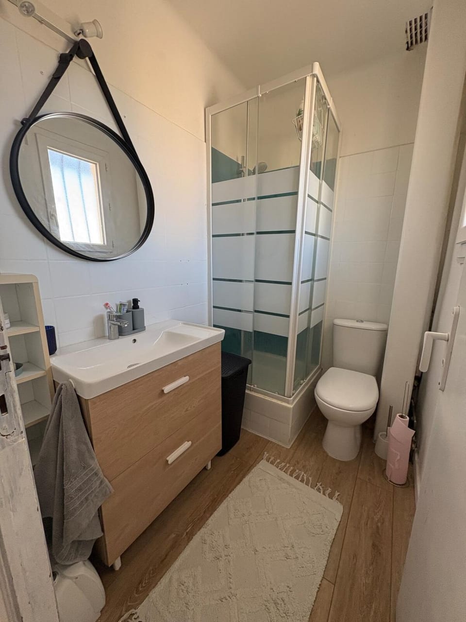 Shower, Toilet, Bathroom