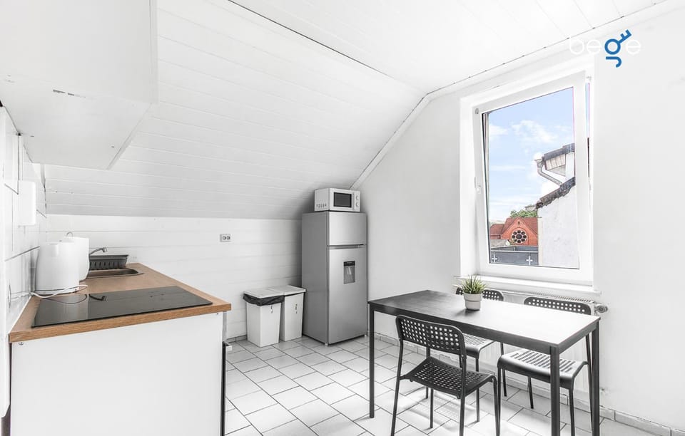 Kitchen or kitchenette, Dining area, oven, stove