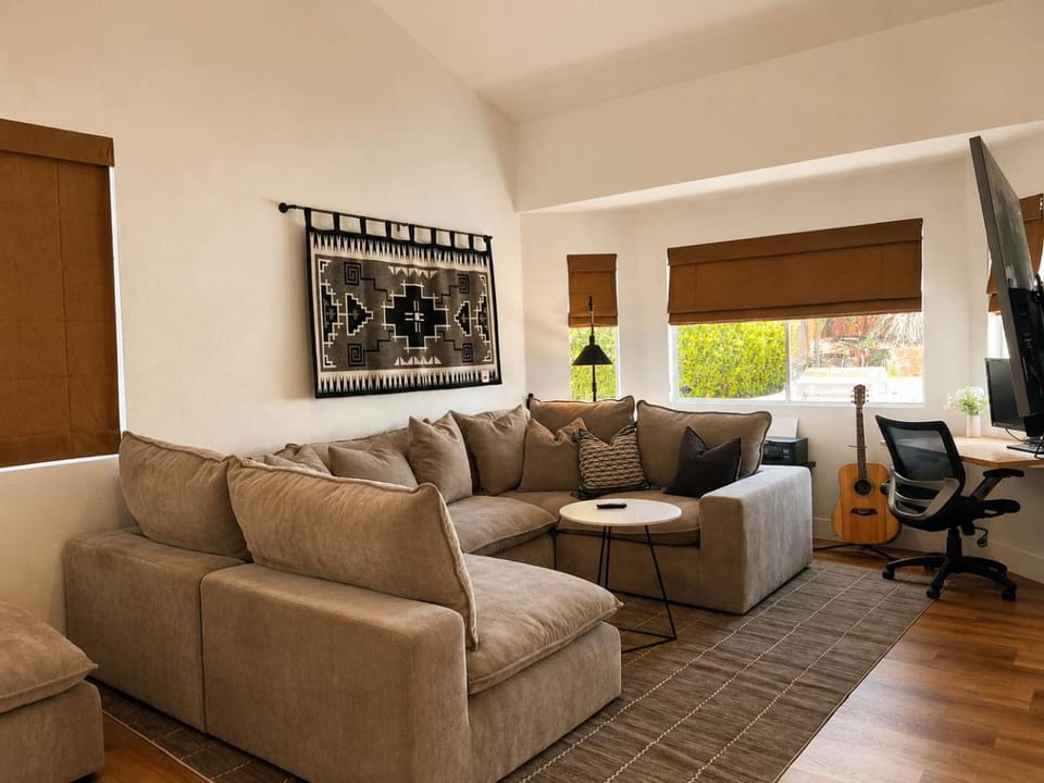 Family Game House Walk to Park & Tennis House in La Quinta