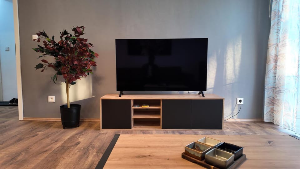 Communal lounge/ TV room, TV and multimedia, Evening entertainment