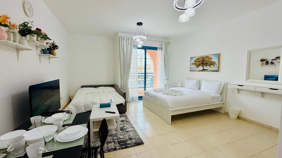 Bed, Seating area, Bedroom