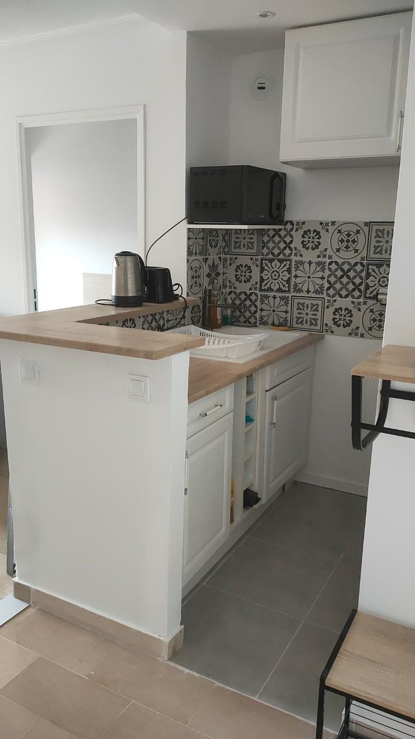 Kitchen or kitchenette