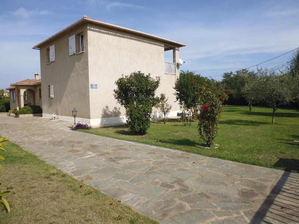 BBQ facilities, Garden, Balcony/Terrace
