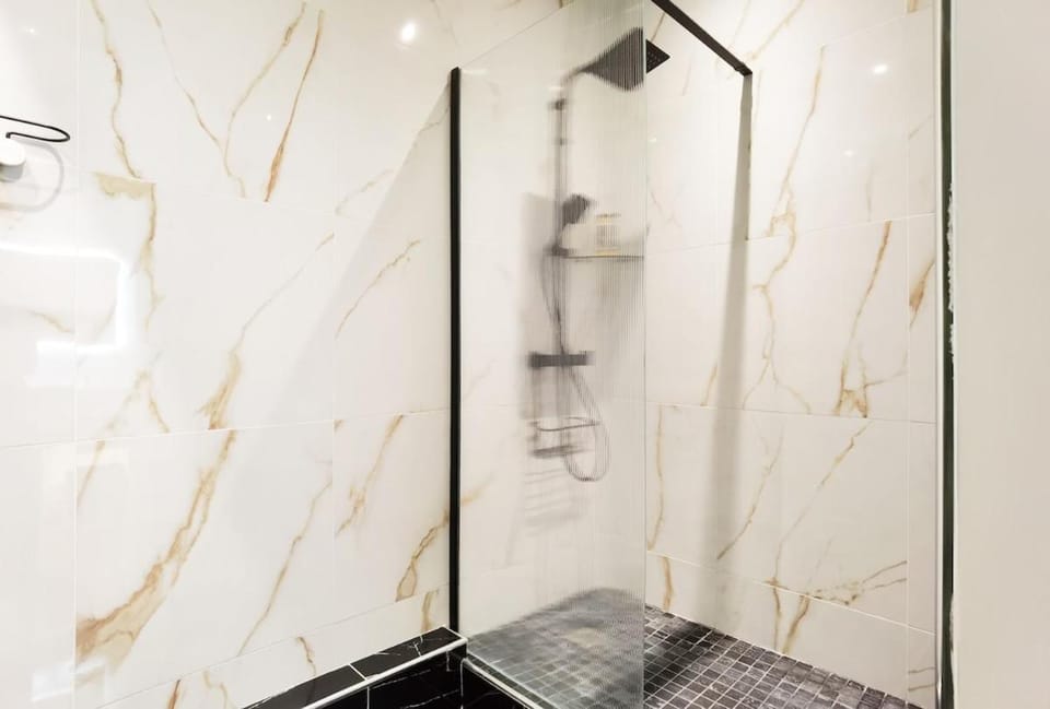 Le Marais Sunshine Apt 5 bdrs 3 mins to metro N3-10 Apartment in Paris