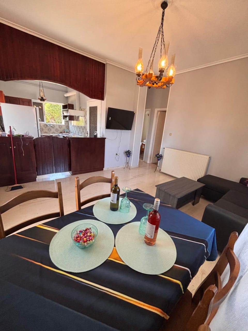 TV and multimedia, Dining area, Time of day, internet, air conditioner