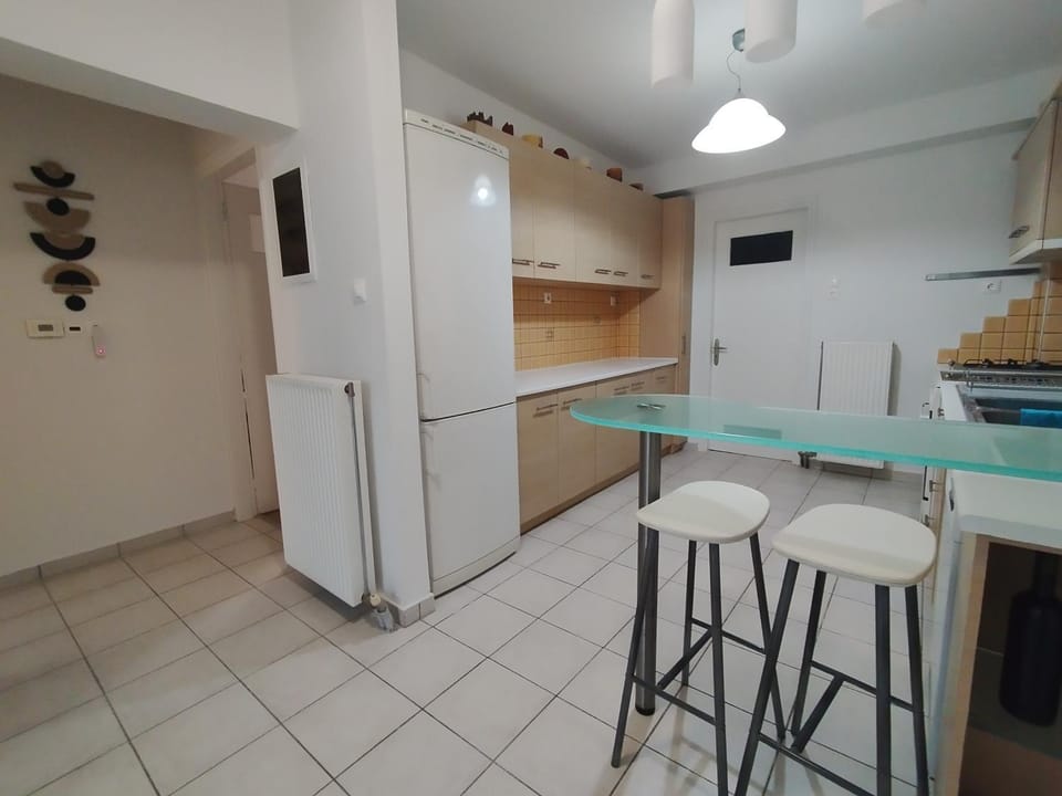 Kitchen or kitchenette, oven, stove