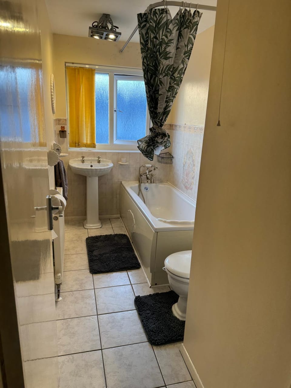 Large double walking distance to NewCross Hospital Vacation rental in Wolverhampton