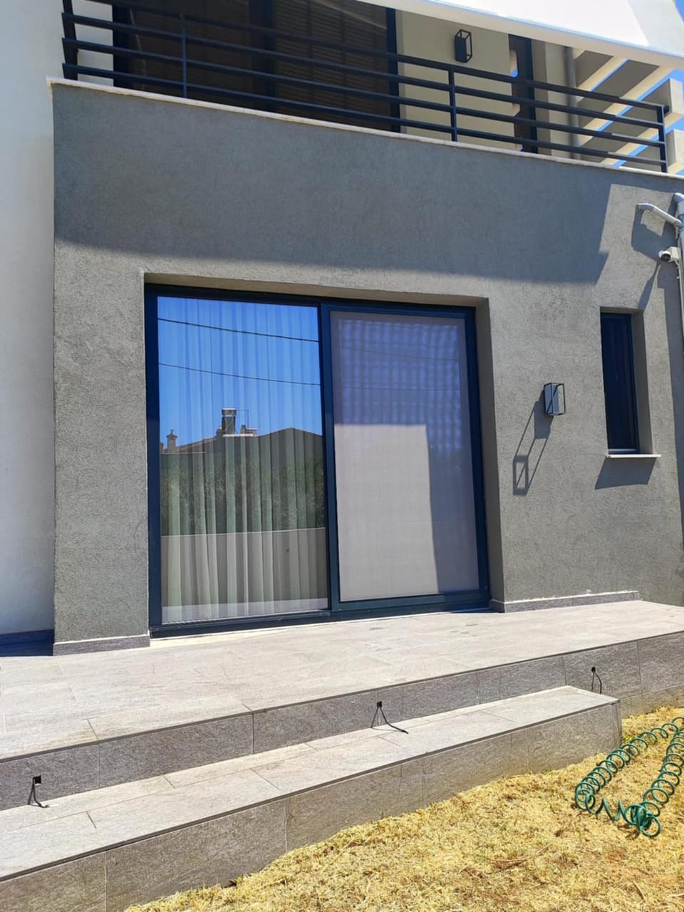 Property building, Garden, Balcony/Terrace