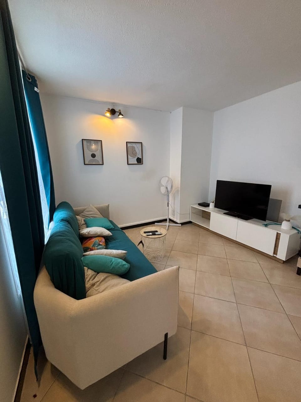Communal lounge/ TV room, TV and multimedia