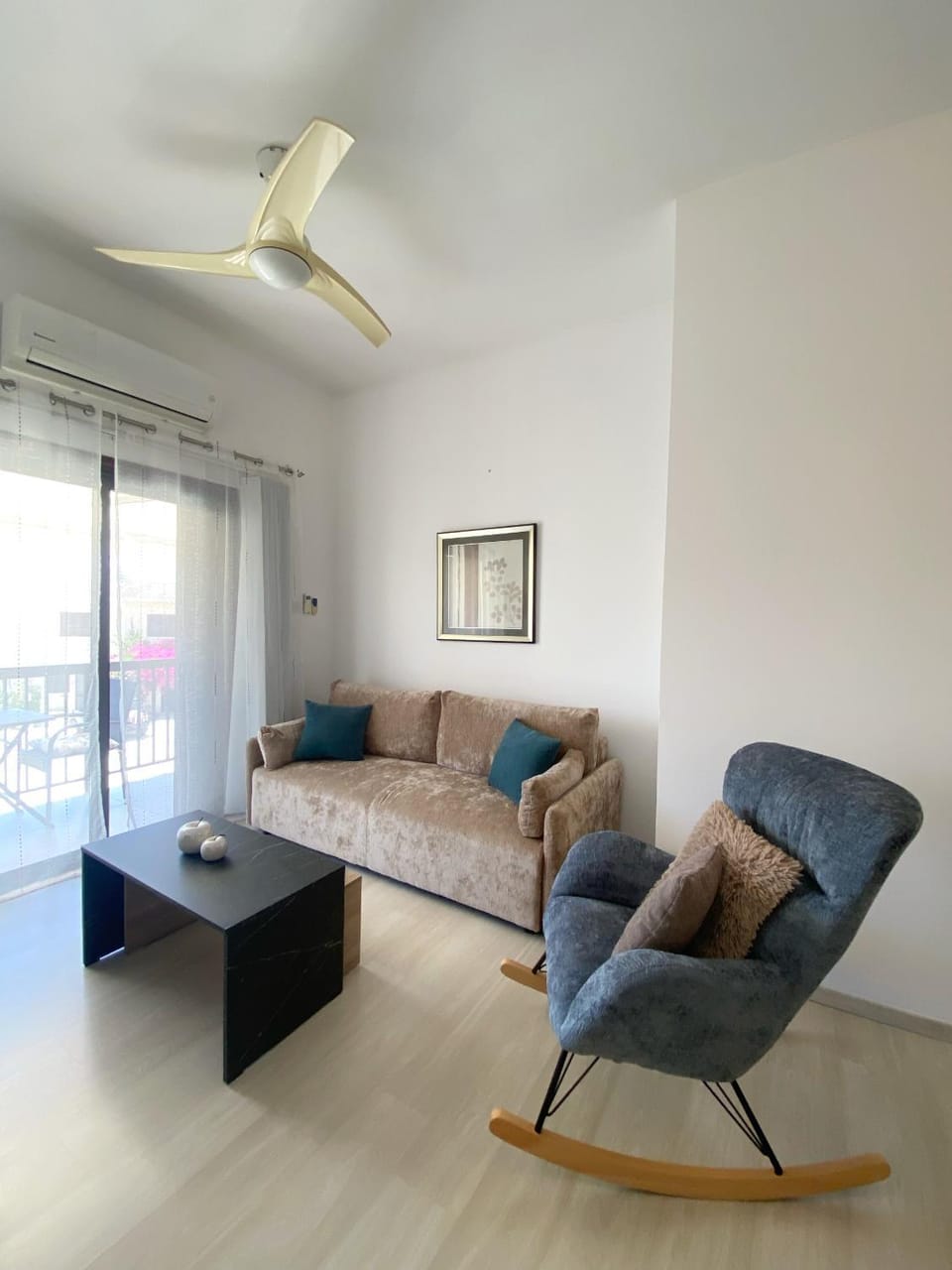 Communal lounge/ TV room, Living room