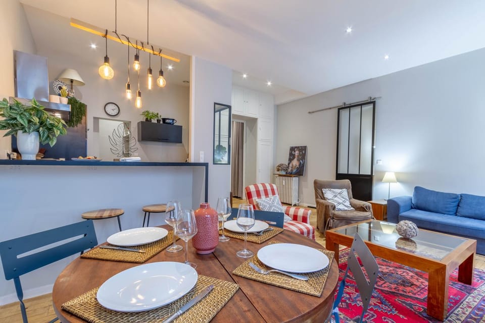 Living room, Dining area