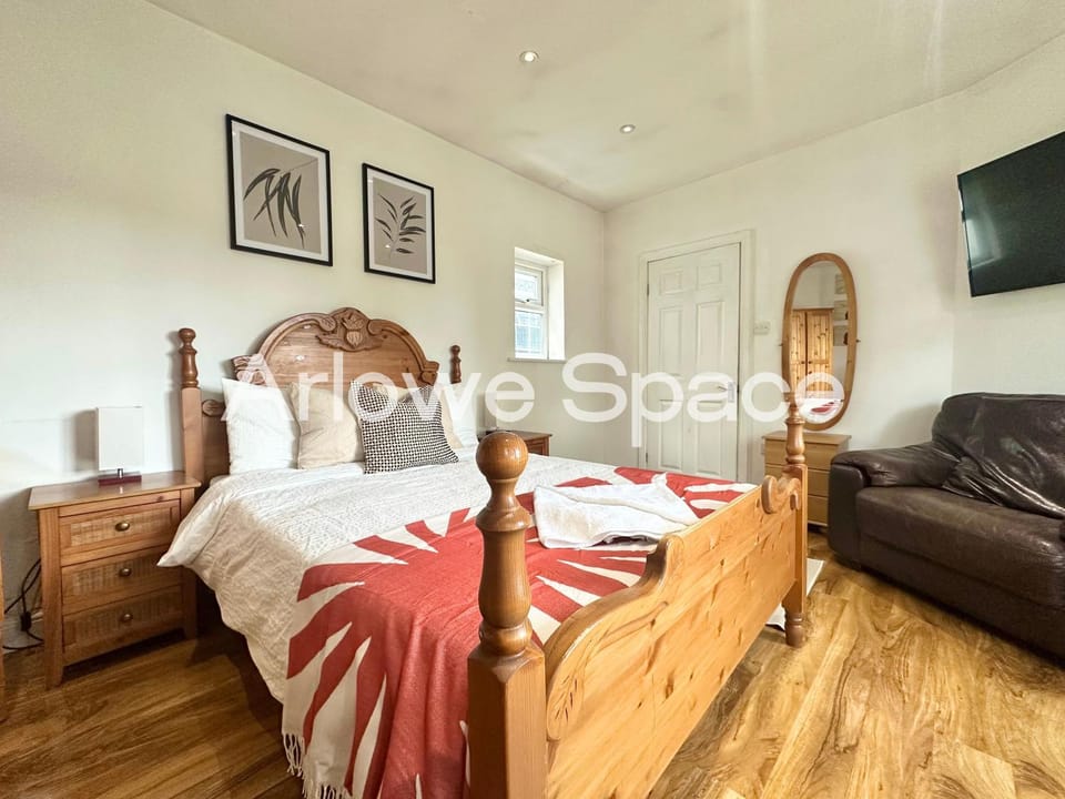 Iconic Classic 3-Bedroom Flat Apartment in Edgware