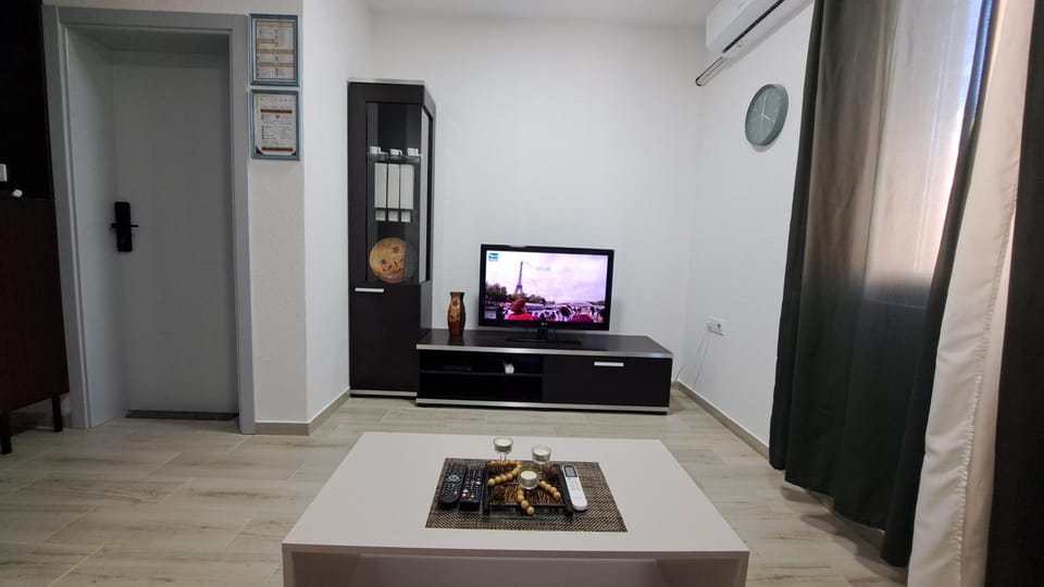 TV and multimedia, air conditioner