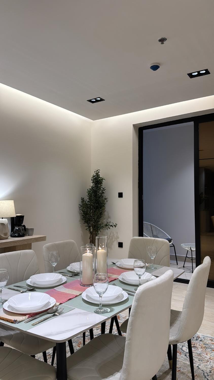 Living room, Dining area