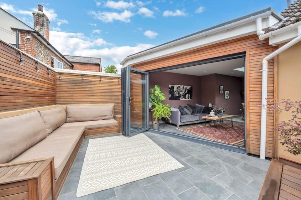 Entire spacious house in BSE House in Bury Saint Edmunds