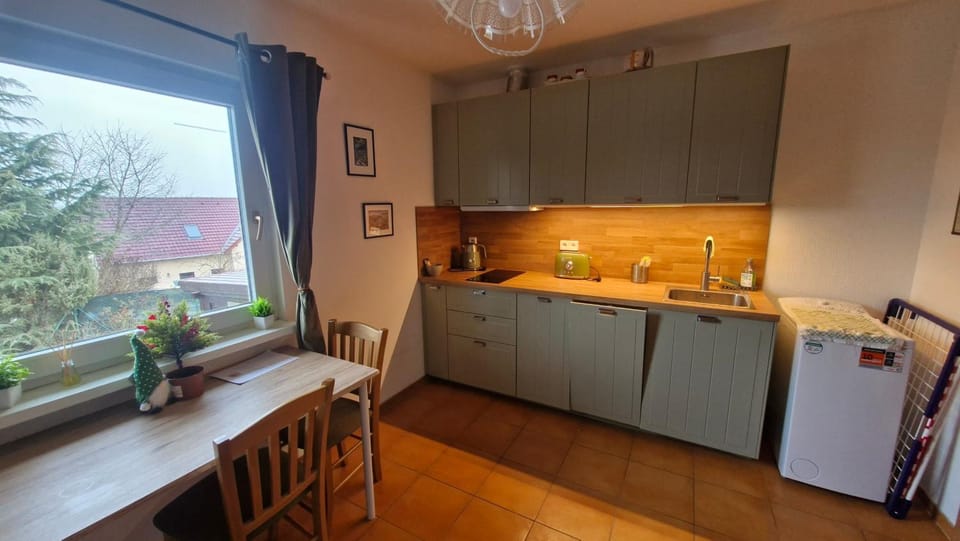 Kitchen or kitchenette, Dining area, dishwasher, stove