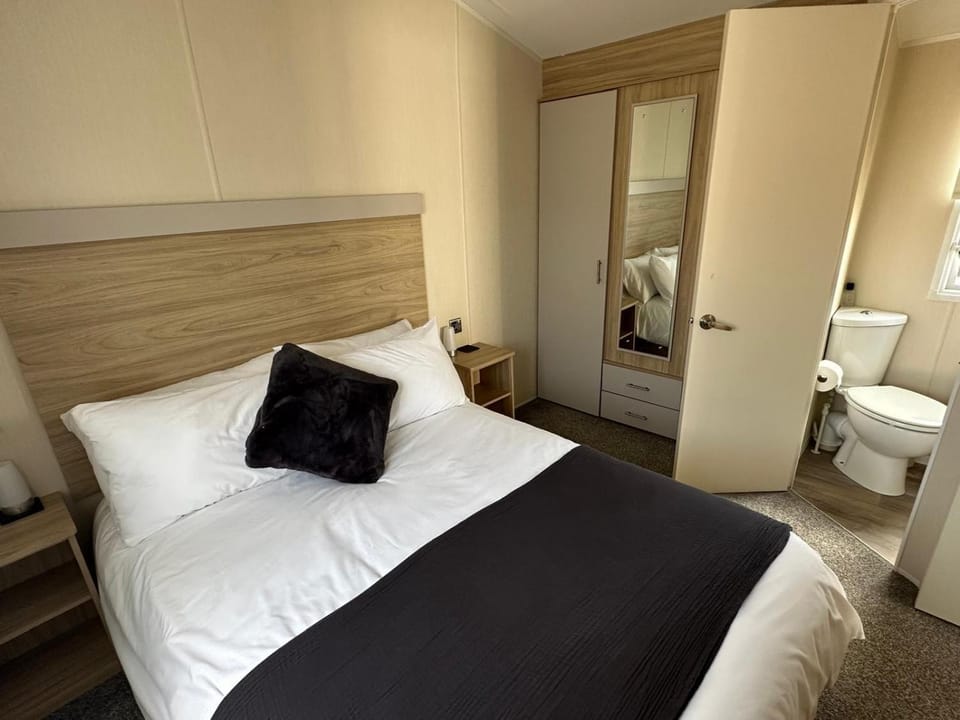 Toilet, Bedroom