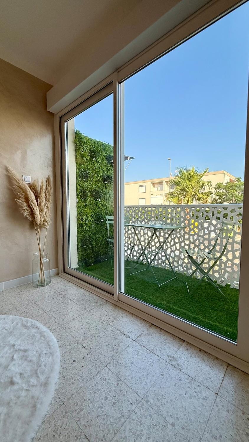 Patio, Day, View (from property/room), Balcony/Terrace