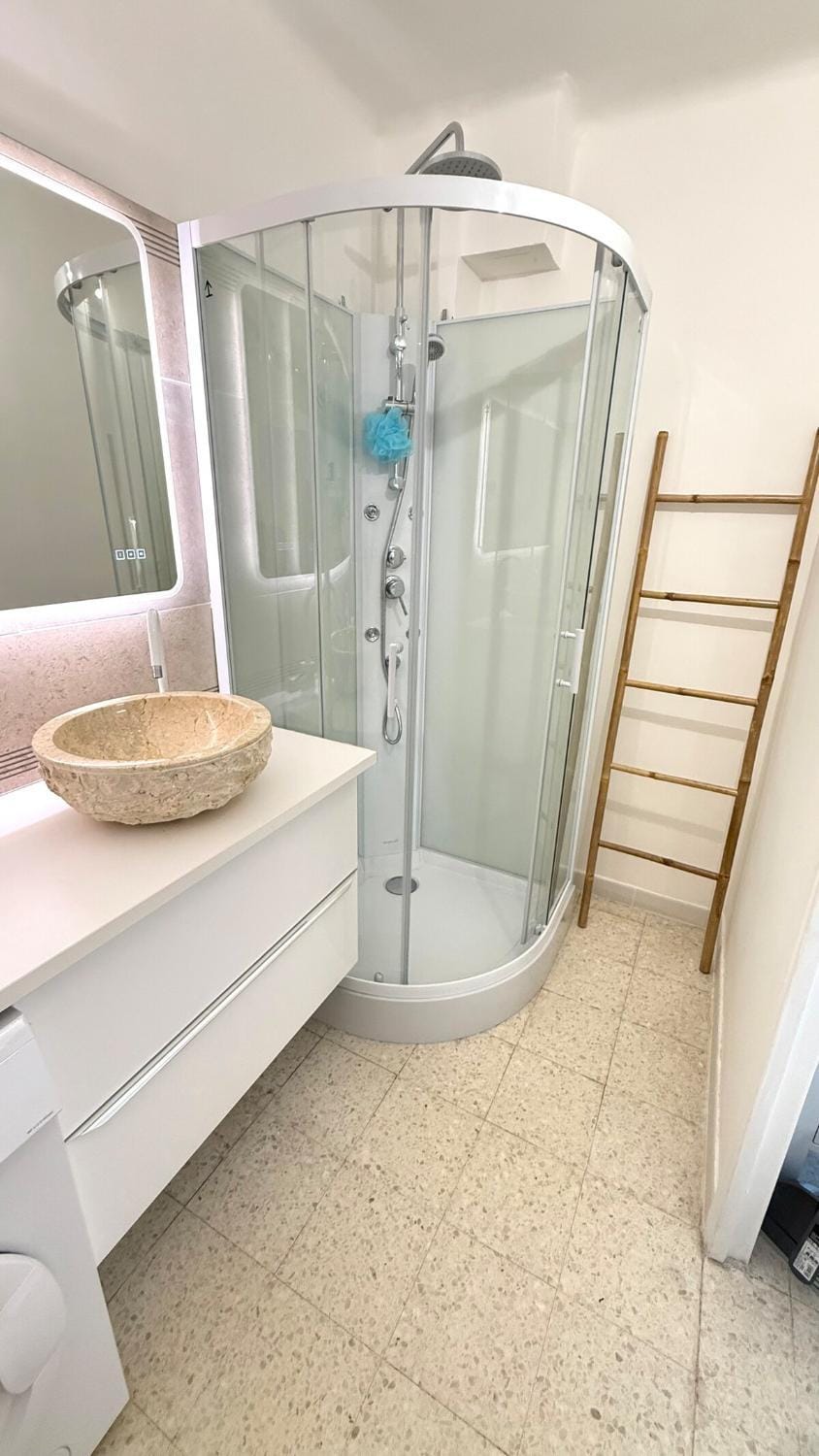 Shower, Bathroom