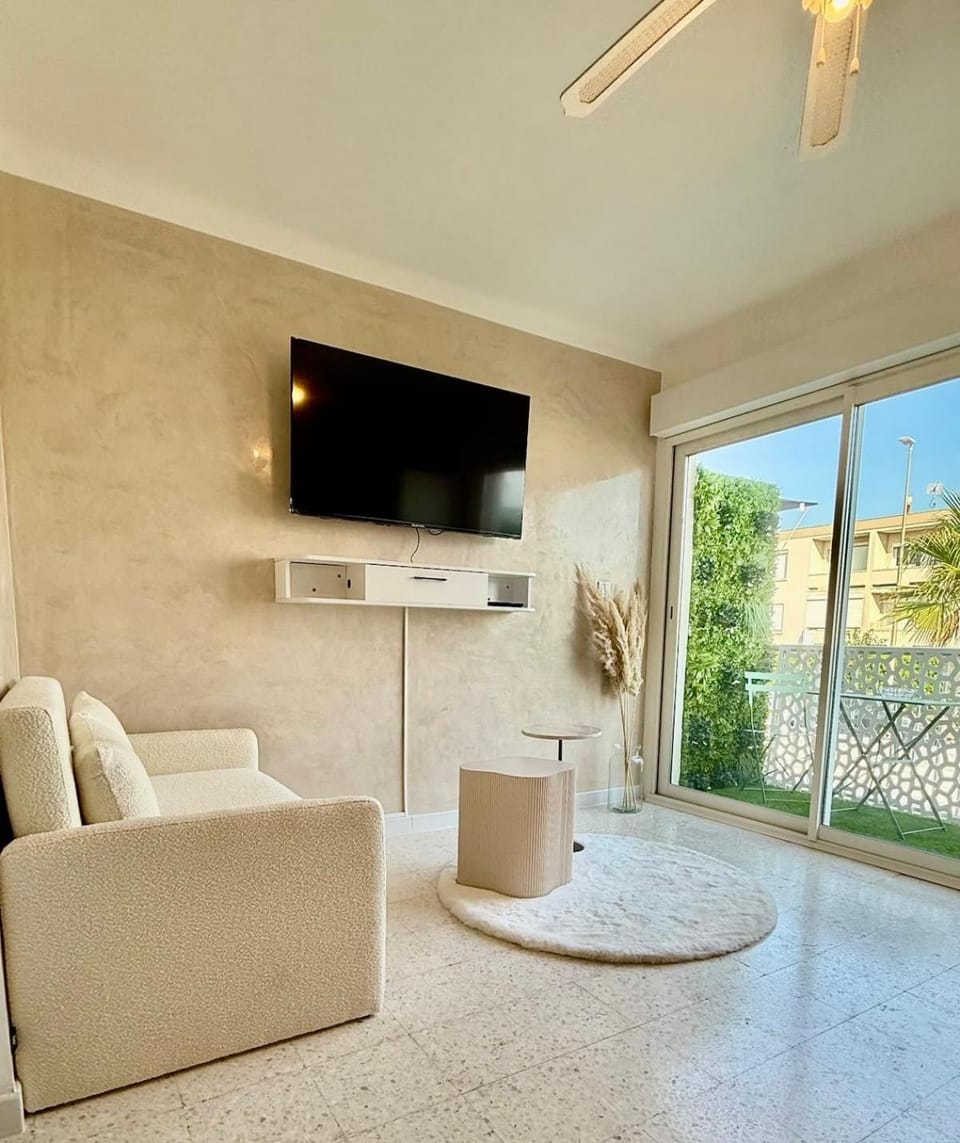 TV and multimedia, Balcony/Terrace, Living room, Seating area, Sea view
