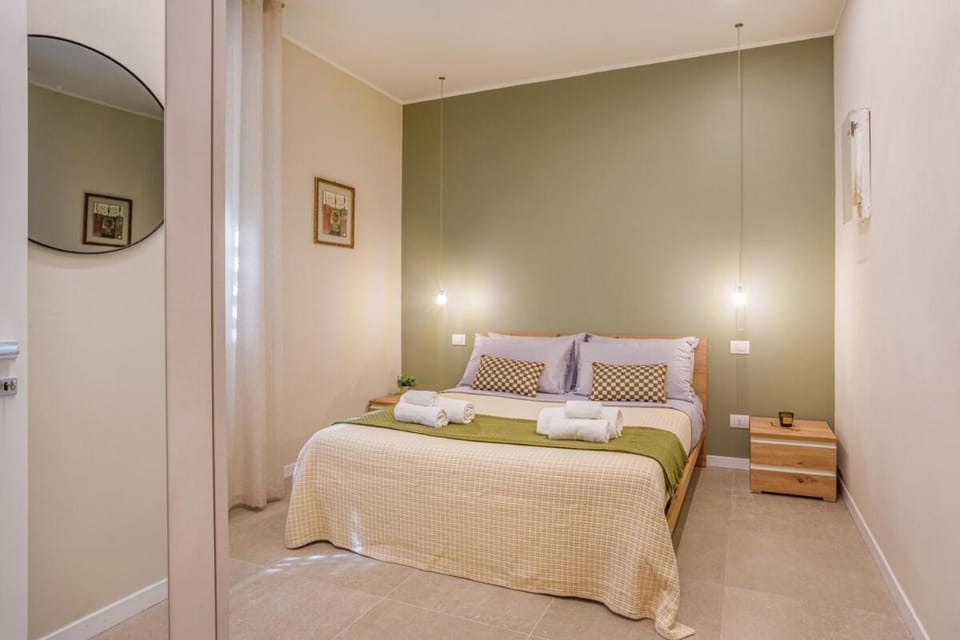 Bed, Photo of the whole room, Bedroom, towels, wardrobe