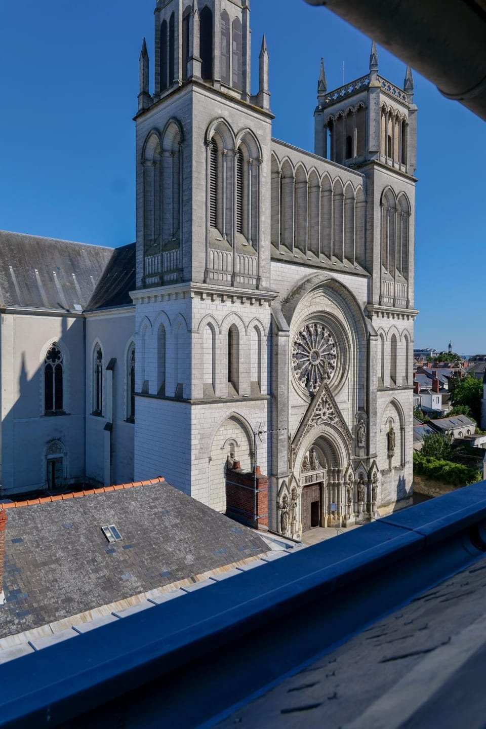 Appartement face Eglise Saint Joseph Angers- 2 personnes Apartment in Angers