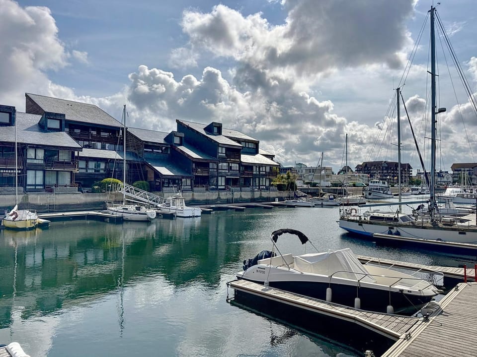 Port Royal YourHostHelper Apartment in Deauville