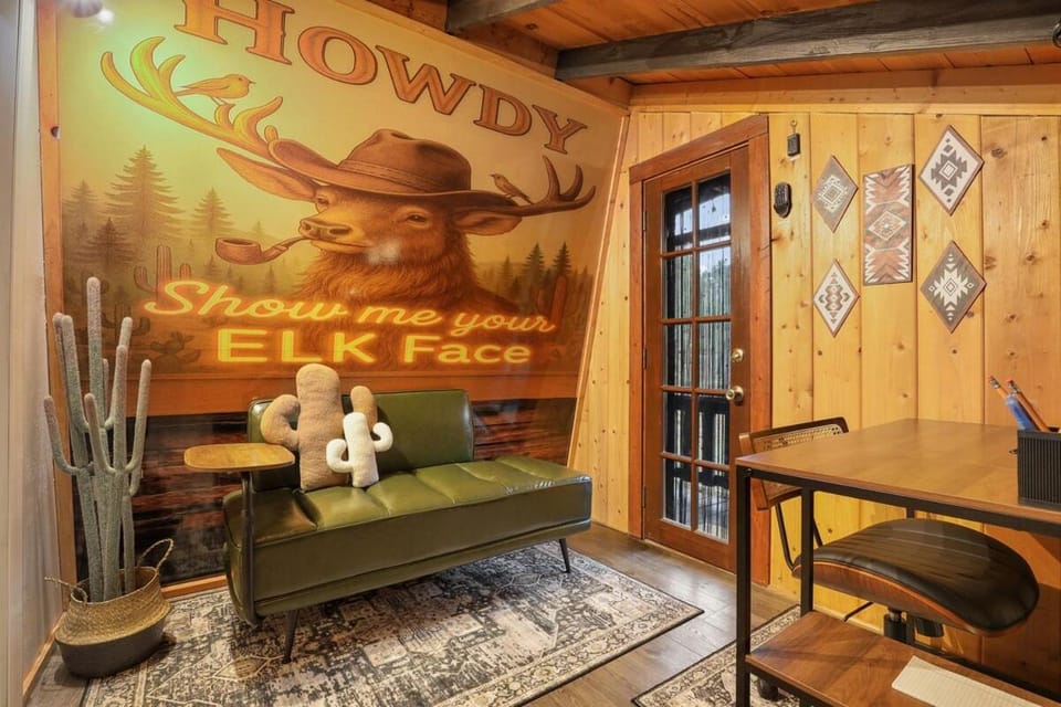 NEW! Hillside Getaway in the Pines, Games, Poker Chalet in Pine