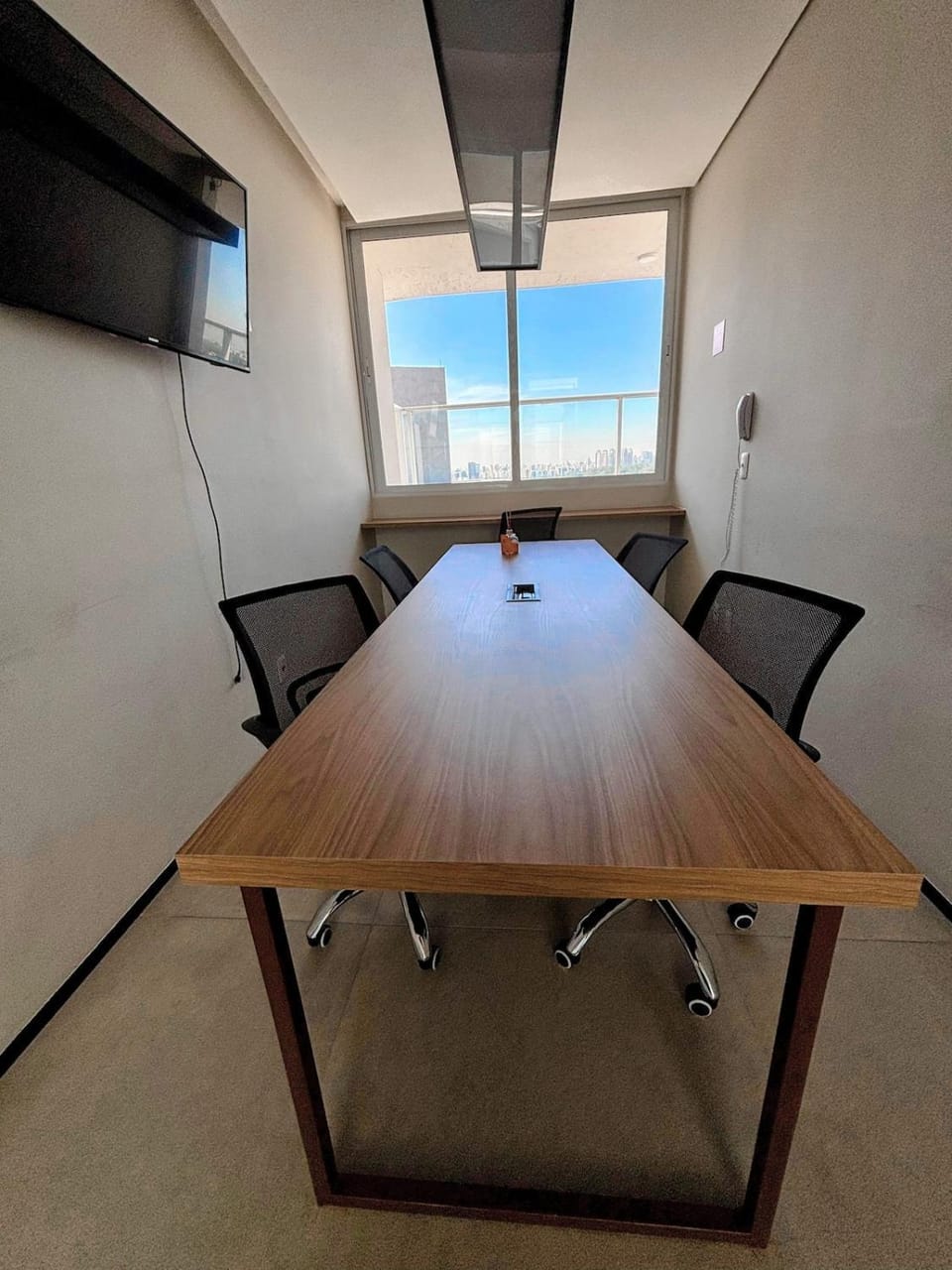 Communal lounge/ TV room, Communal lounge/ TV room, Business facilities, Meeting/conference room, Area and facilities