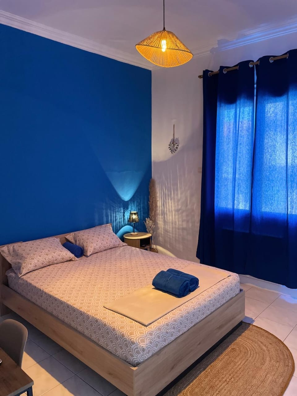 Bed, Photo of the whole room