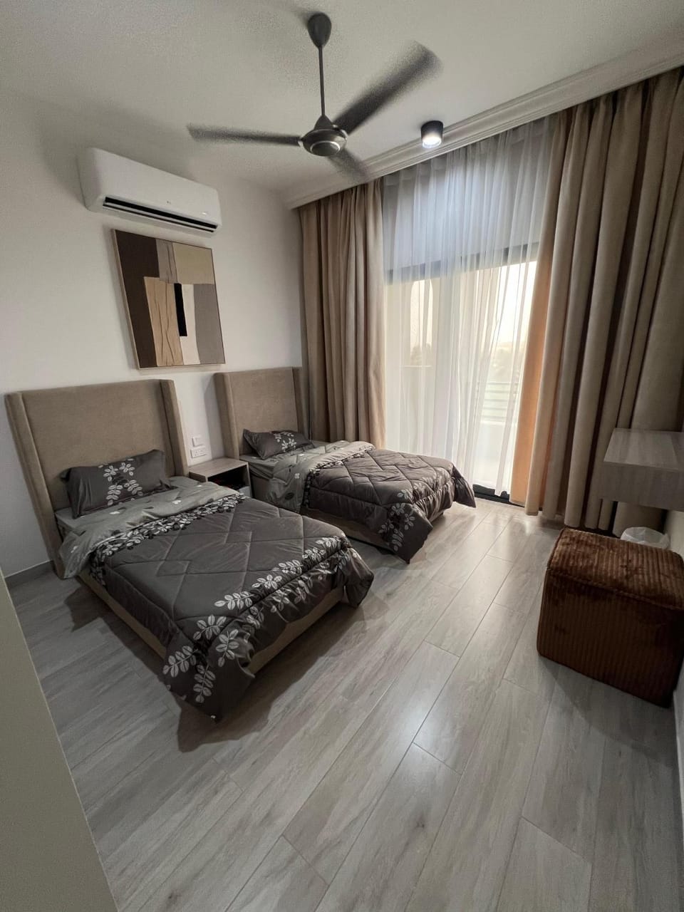 Bedroom, air conditioner