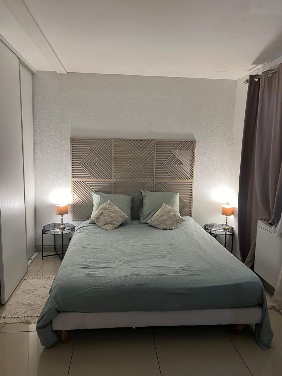 Nearby landmark, Bed, Bedroom