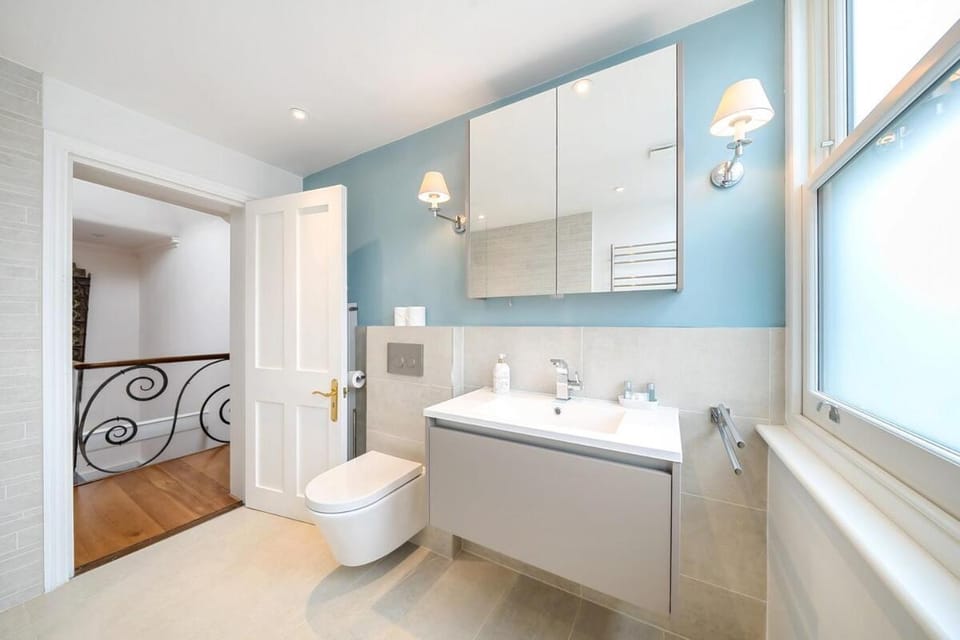 Ping Pong Flat Apartment in London Borough of Camden