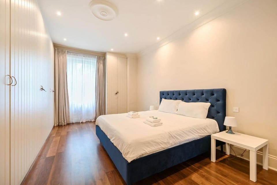 Ping Pong Flat Apartment in London Borough of Camden