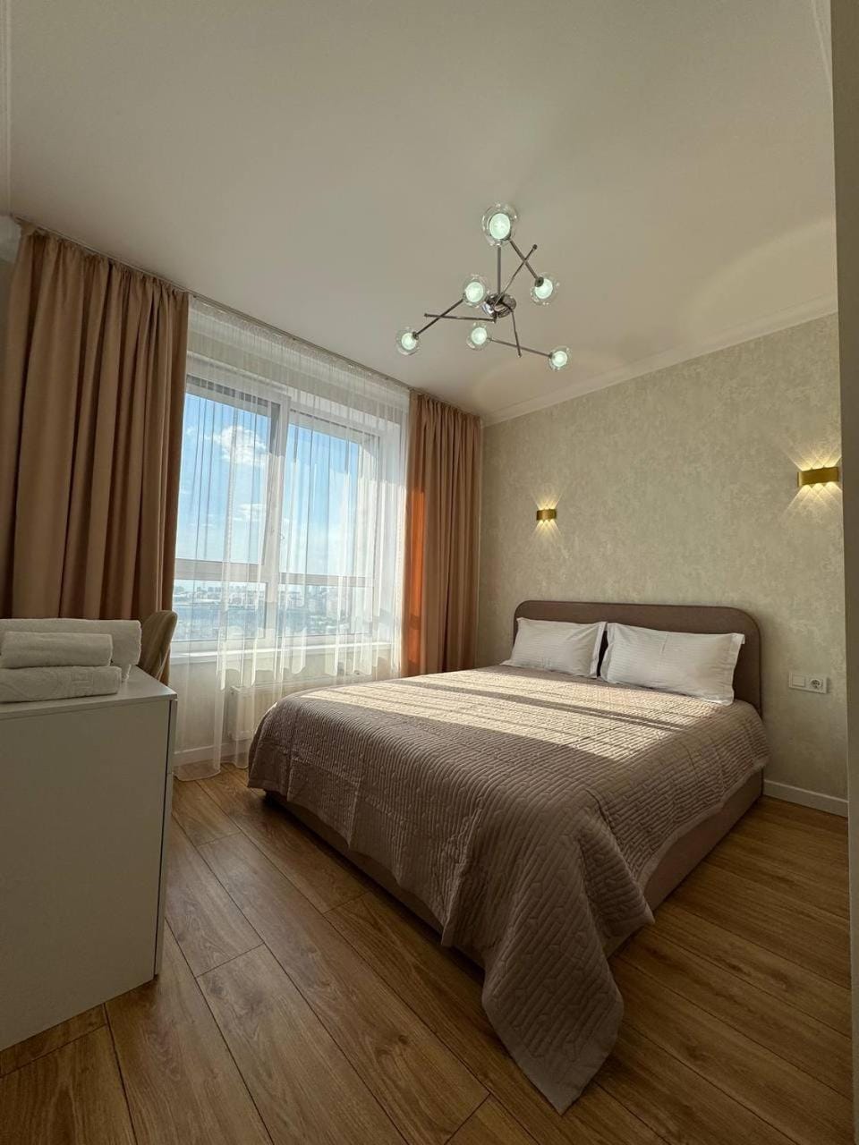 Bed, Photo of the whole room, Bedroom, fireplace