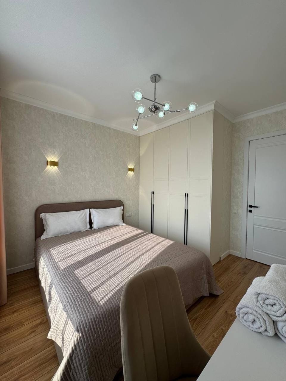 Bed, Photo of the whole room, Bedroom, wardrobe
