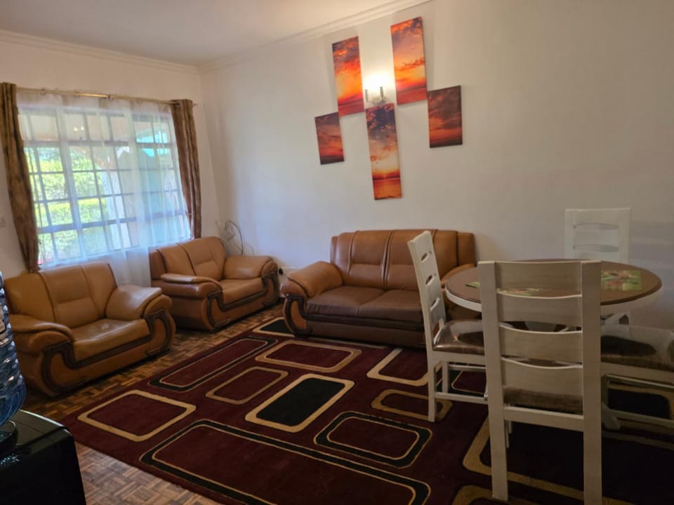 KAREN Comfort 3BR Holiday Home Nandi Rd off Miotoni Villa in Nairobi