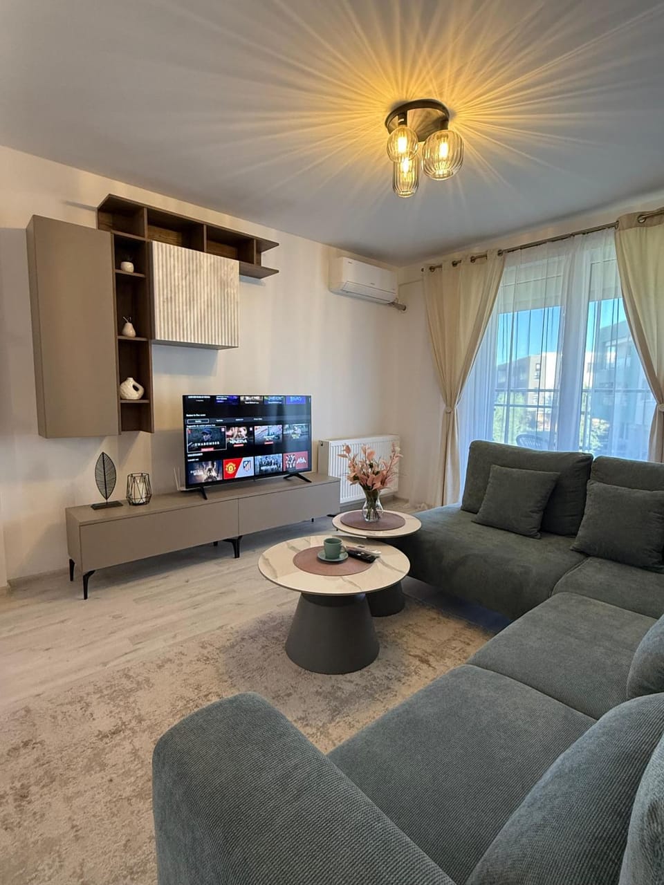 TV and multimedia, Living room, Seating area