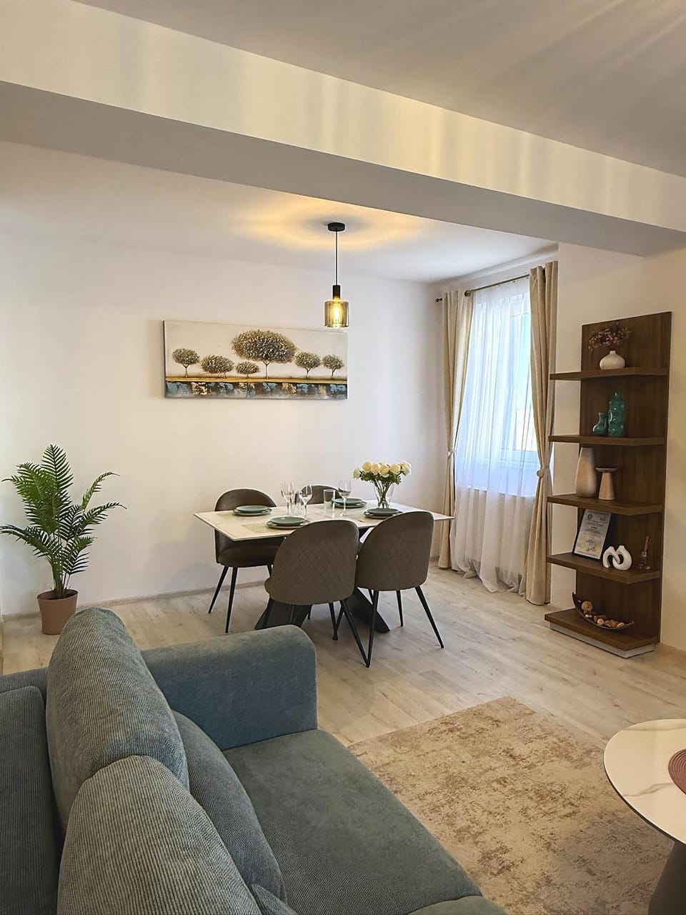 Living room, Dining area